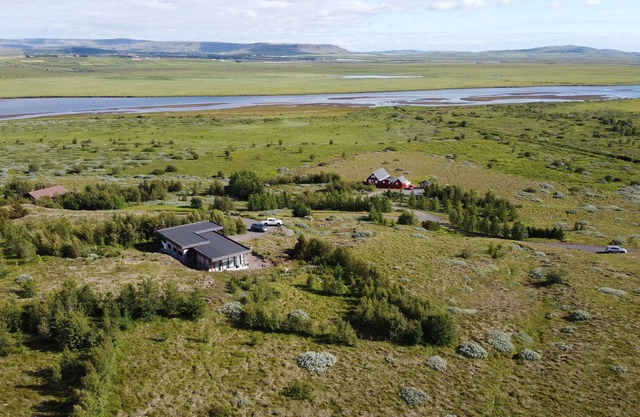 Beautiful family house w/hot tub in Golden Circle area