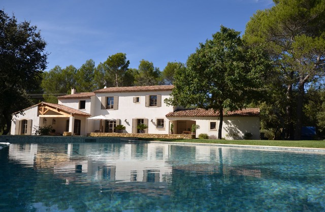 BEAUTIFUL FARMHOUSE IN PROVENCE.