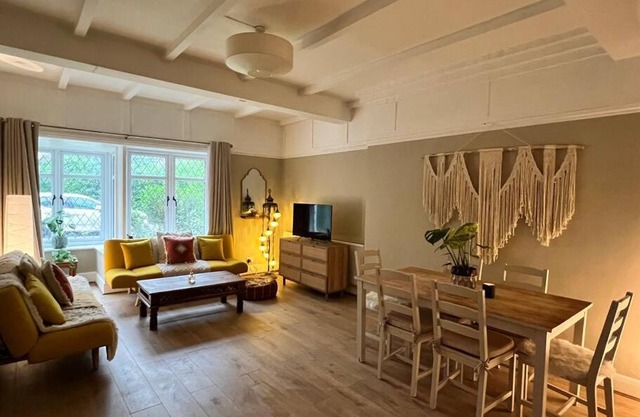 Beautiful flat sleeps 4 in Taplow Maidenhead Near Windsor and Ascot racecourses Near Legoland