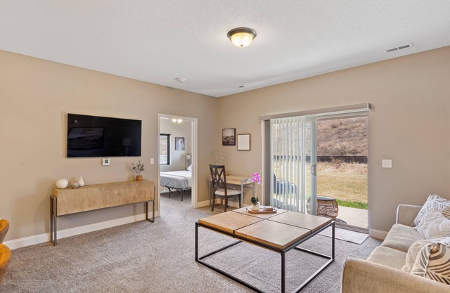 Beautiful Flowing Ground Floor 2 Bedroom with Spacious Kitchen & Private Garage.