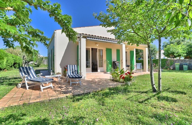 Beautiful private villa for 9 guests with WIFI, TV and terrace