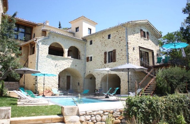 BEAUTIFUL GITE CENTRUM OF VALLON PONT D'ARC-cleaning and linen included