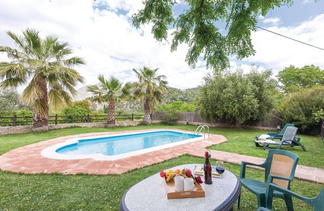 Beautiful home in Zahara de la Sierra