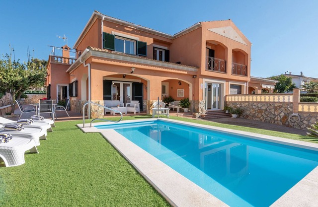 Beautiful Holiday Home with Pool, Terrace, Balcony & Wi-Fi; Parking Available, Pets Allowed