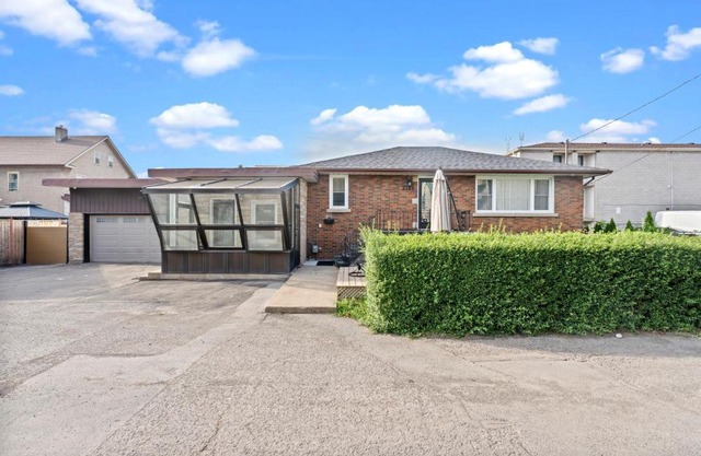 Beautiful home, a few minutes to the waterfall and attractions