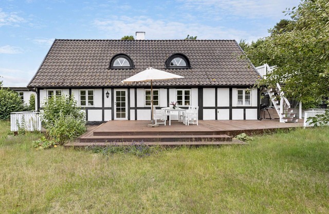 Beautiful home in Aakirkeby with WiFi