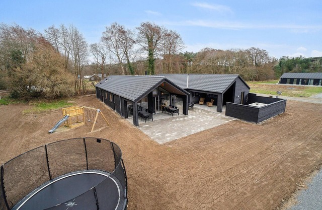 Beautiful home in Aakirkeby with sauna