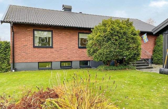 Beautiful home in Dalsjöfors with sauna