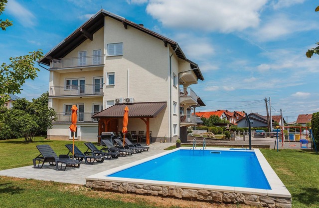 Beautiful home in Dugo Selo with WiFi