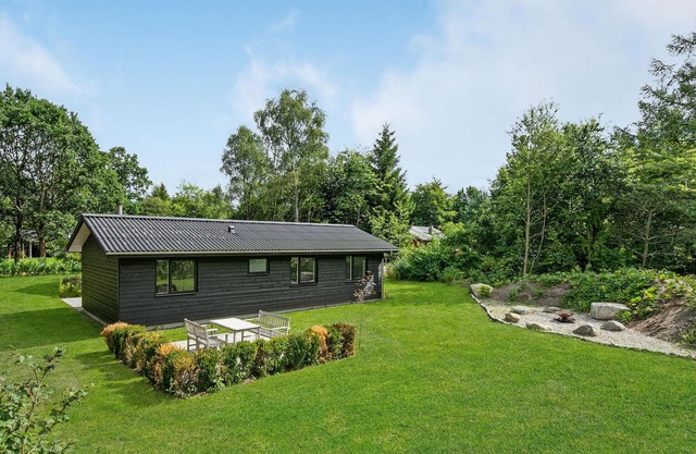 Beautiful home in Fårvang with sauna