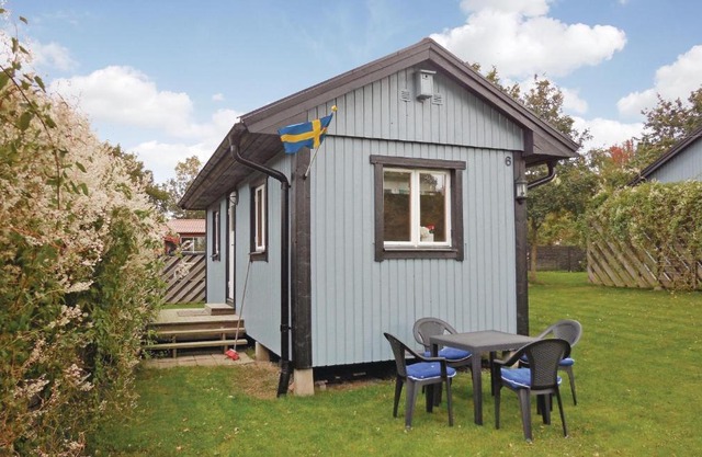 Beautiful Home In Gäsrsnäs With Wifi