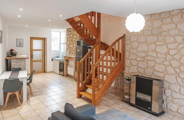 Beautiful home in Gravelines with WiFi