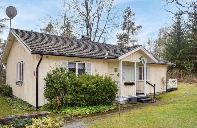 Beautiful home in Hyltebruk with WiFi