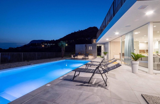 Beautiful home in Klis with WiFi