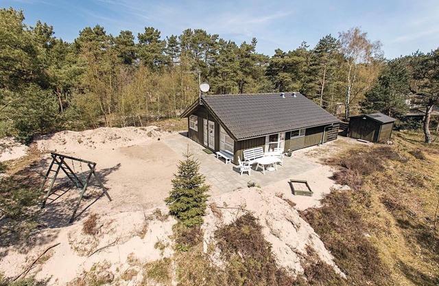 Beautiful home in Nexø with WiFi