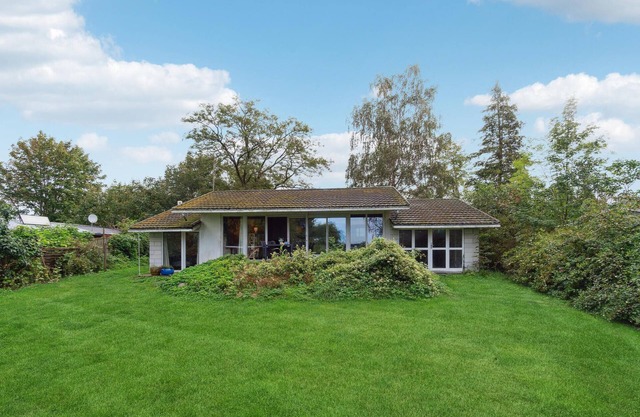 Beautiful home in ølsted with WiFi