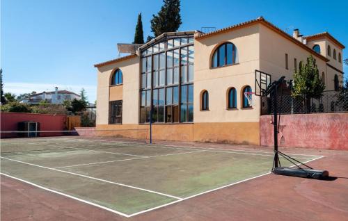 Beautiful Home In Otura With Kitchen