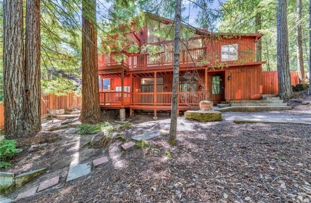 Beautiful Home in the Redwoods