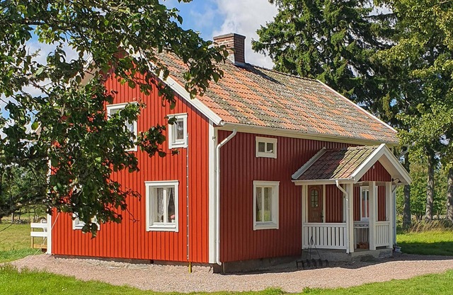 Beautiful home in Vedum with kitchen