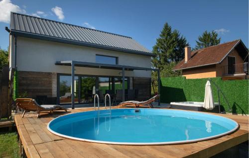 Beautiful Home In Vurot With Wifi