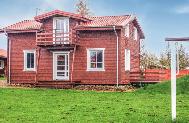 Beautiful home in Ustronie Morskie