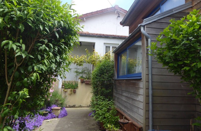 Beautiful house with garden in a quiet dead end near Paris, in Antony