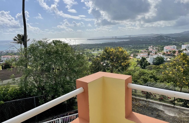 Beautiful house with breathtaking view near beach