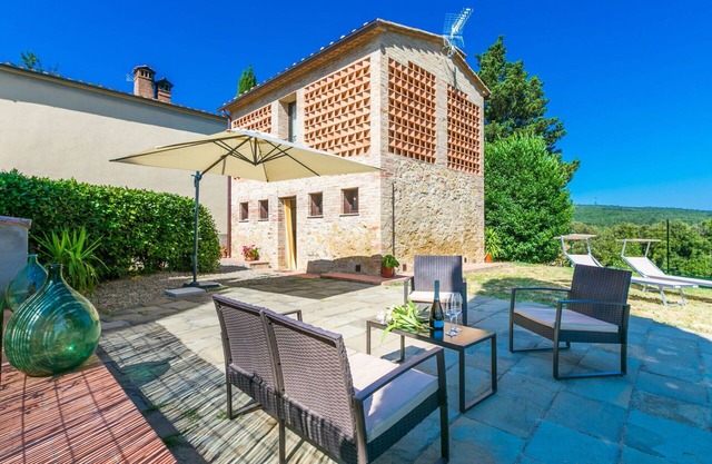 Beautiful private villa for 4 guests with WIFI, A/C, TV, patio and panoramic view