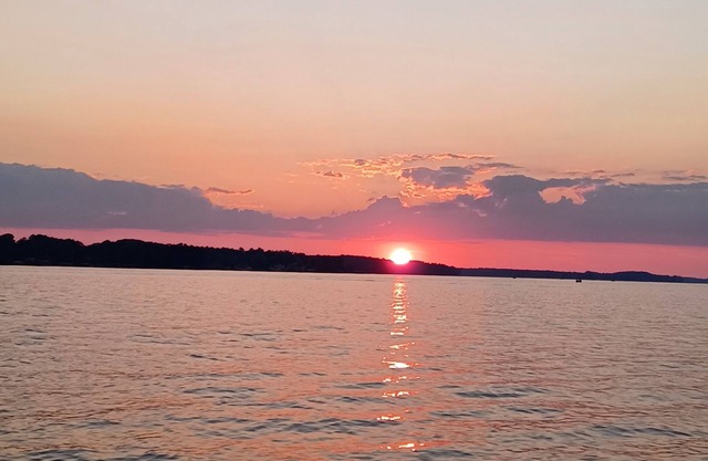 Beautiful Lakefront home- Ready to relax, enjoy sunset views, swim, fish?