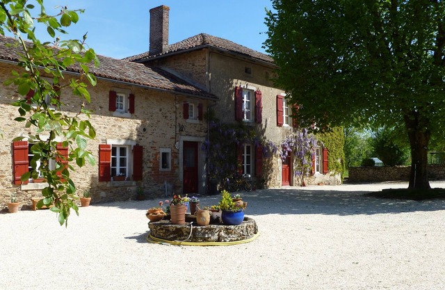 Beautiful large farmhouse with private pool set in 75 acres