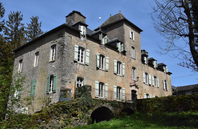 Beautiful large house in the middle of Aveyron