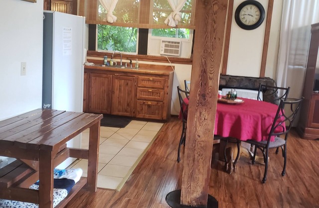 Beautiful Loft Apartment Centrally Located for Recreation.