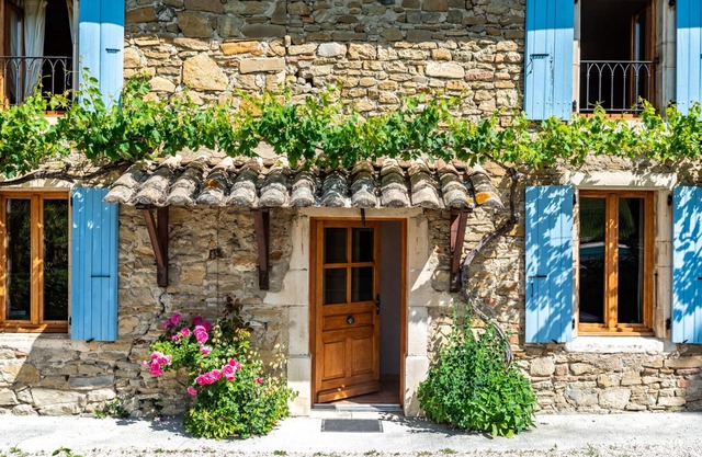 Beautiful "Mas Provencal" in the heart of nature, with pool and spa