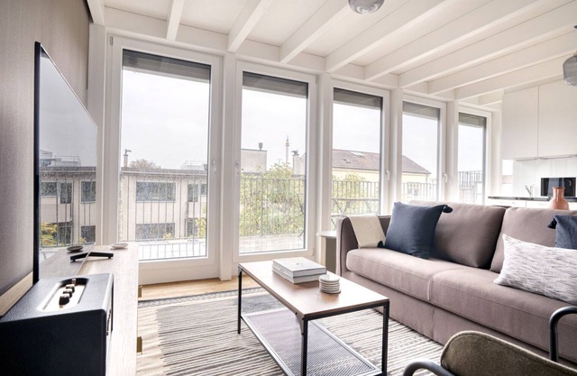 Beautiful Matthäus 2.5 Room w/Storage, nr Market, by Blueground