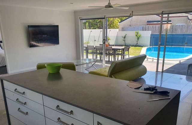 Beautiful Modern and very quiet home and so close to every thing the Gold coast