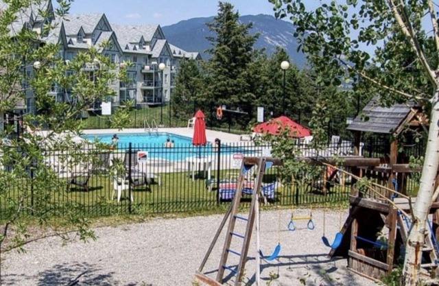 Beautiful Mountain View Condo, 2Bd, 2 Bath, Pool, Hot Tub
