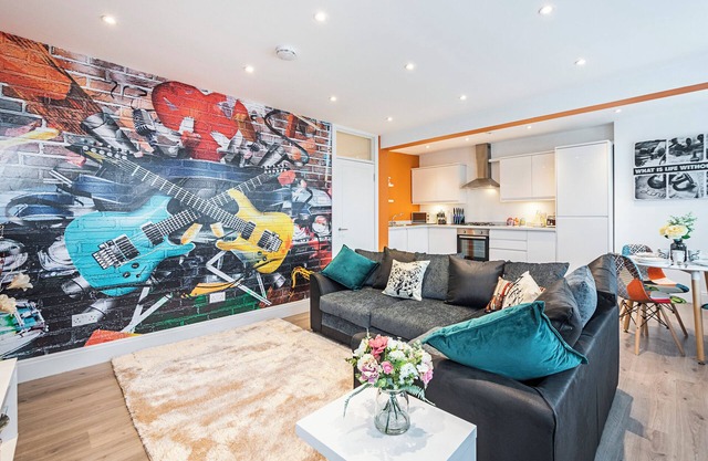 Beautiful, Modern 2-bedroom in Unbeatable Location