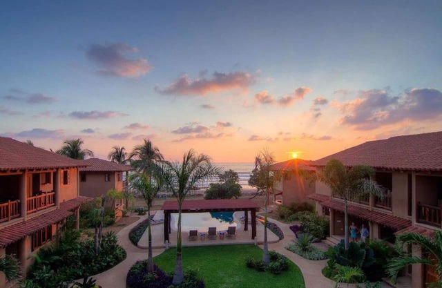 Beautiful, new beachfront villa-saltwater pool, gardens, directly on the ocean!
