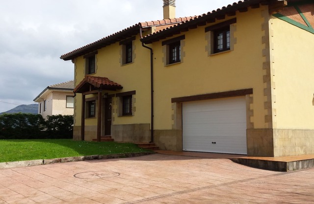 Beautiful New House in Rural Setting