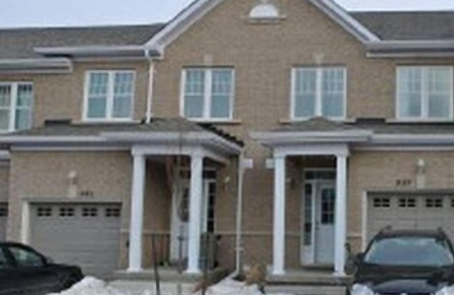Beautiful New Riverside Townhouse