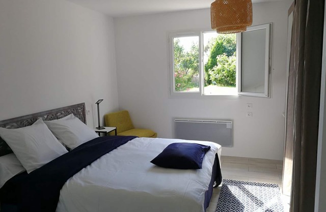 Beautiful new suite quiet, near beach, nature environment
