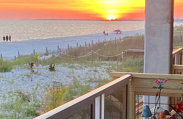 Beautiful Oceanfront Townhome in Mexico Beach, Fl