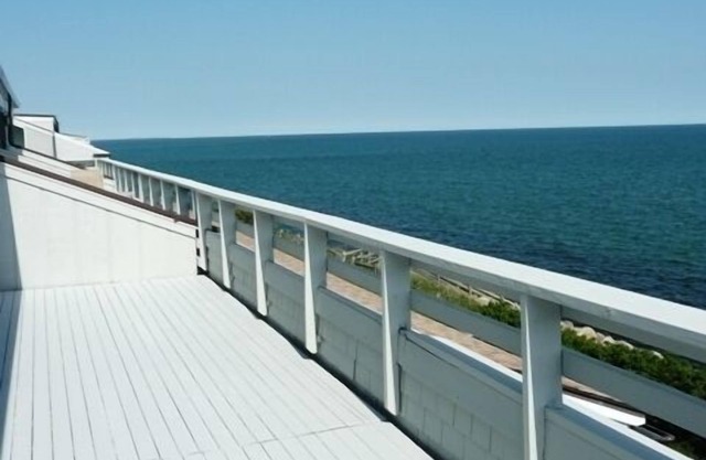 BEAUTIFUL OCEANFRONT CONDO