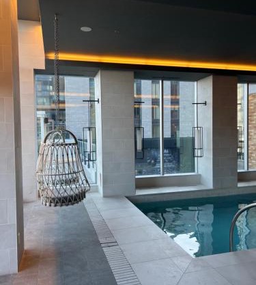 Beautiful one bedroom downtown Condo with pool and free parking