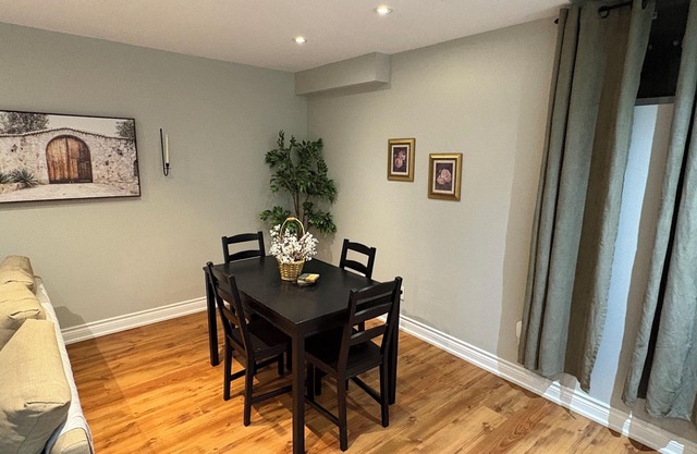 Beautiful Priv. bsmt 2B 1Bath apartment w/parking