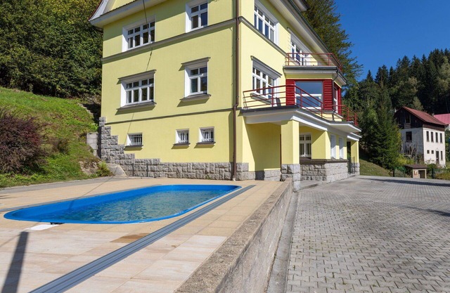 Beautiful private villa for 24 guests with private pool, WIFI, TV and terrace