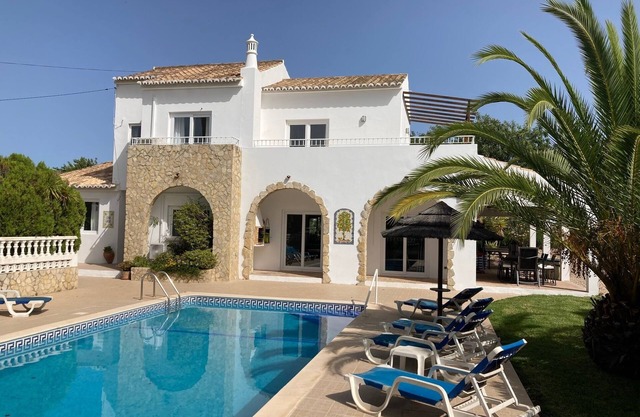 Beautiful, Private Family Villa with Great Pool and access to Beaches, Mountains