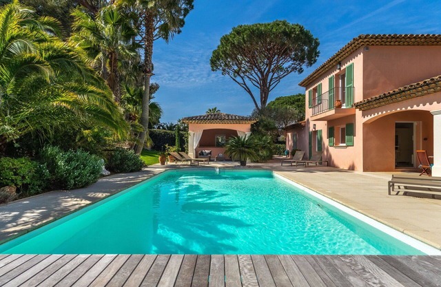 Beautiful private villa for 8 people with A/C, WIFI, private pool, TV, terrace and pets allowed