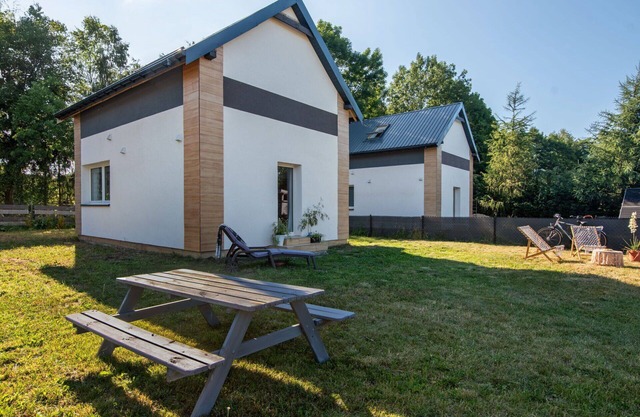 Beautiful private villa for 6 people with WIFI, A/C, TV, pets allowed, panoramic view and parking