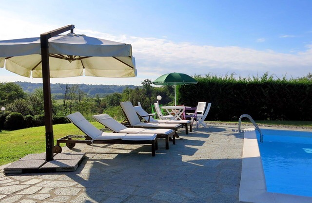 Beautiful private villa for 10 people with WIFI, private pool, TV, terrace and pets allowed